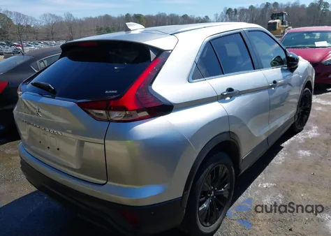 2022 Mitsubishi Eclipse Cross Le S-Awc z USA, uszkodzony, nr VIN JA4ATVAAXNZ053821